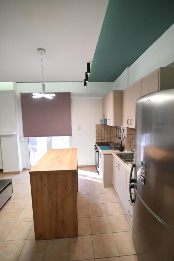 The Whole Packet A4 Center With Parking Apartment Larissa Bagian luar foto