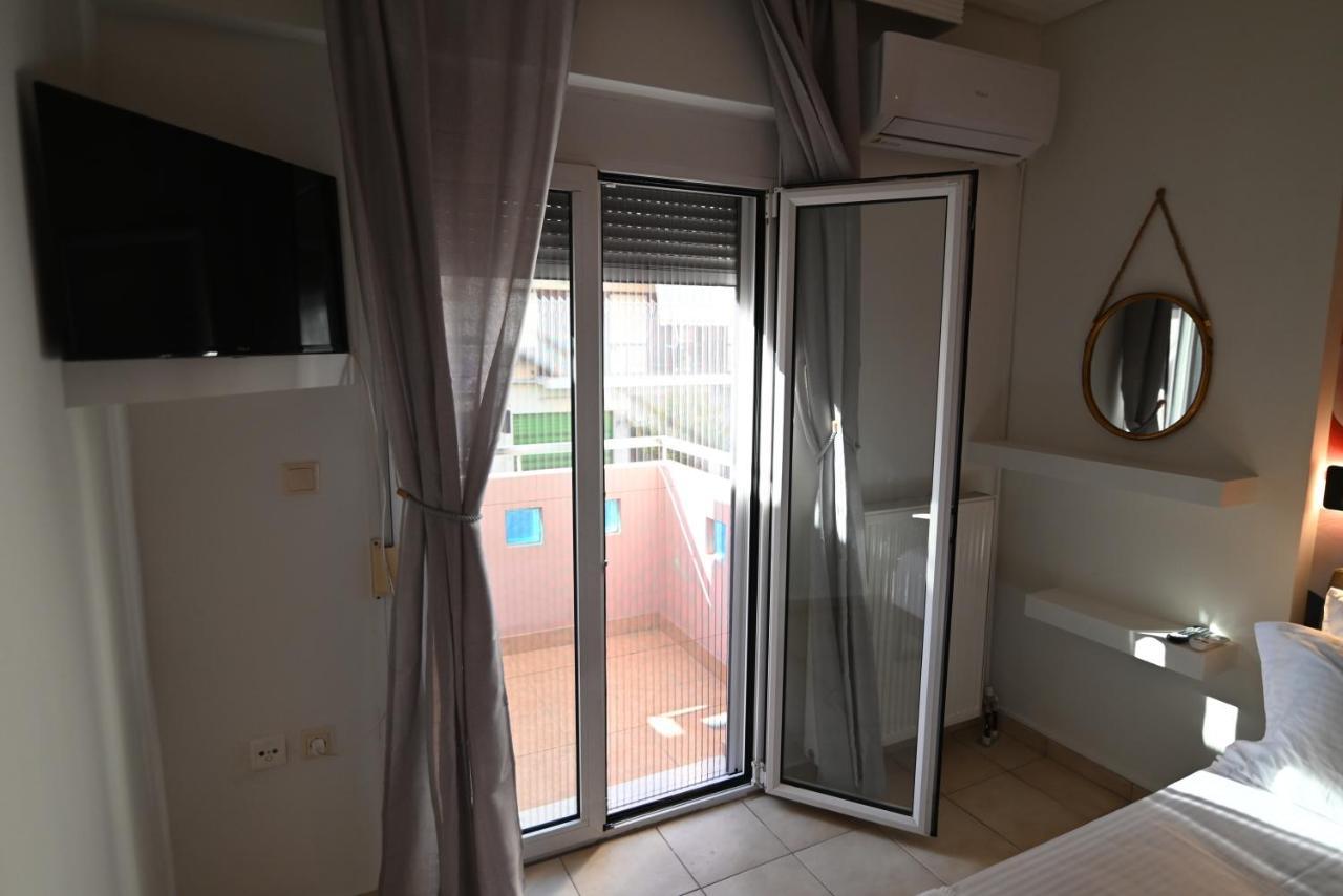 The Whole Packet A4 Center With Parking Apartment Larissa Bagian luar foto